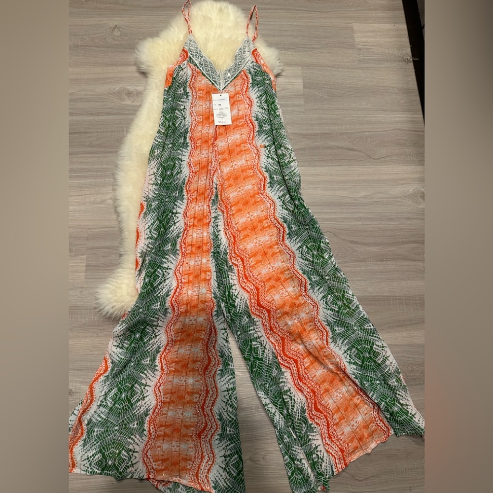 M/L.   NWT.   Sacred Threads Orange and Green Jumpsuit. TURQ 01